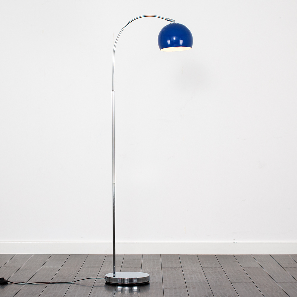 Curva Floor Lamp in Chrome with Navy Blue Shade