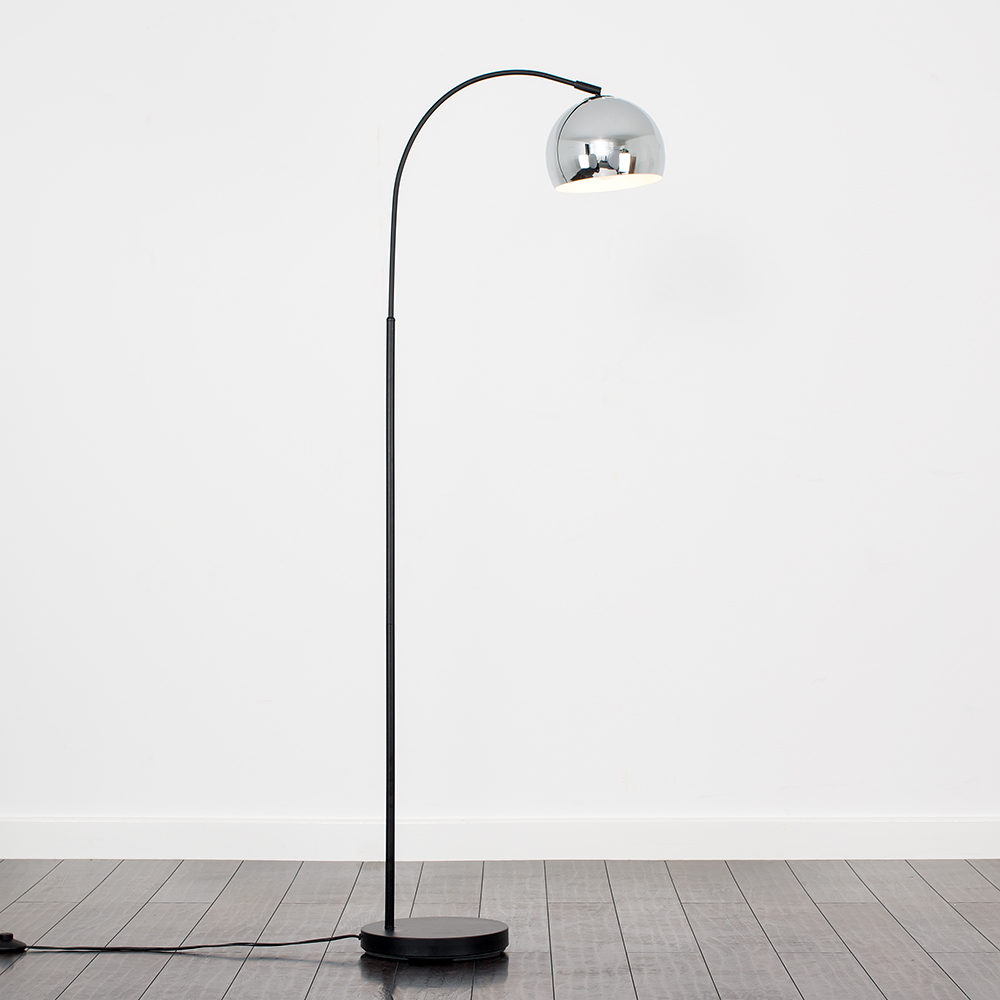 Curva Floor Lamp in Black with Chrome Shade